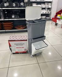 حاوية النفايات